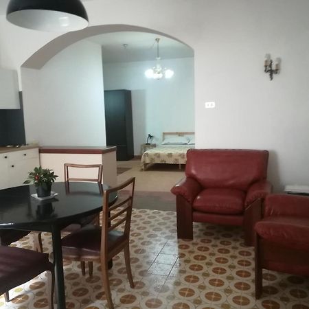 La Casa Di Astrea Bed & Breakfast Caiazzo Ruang foto