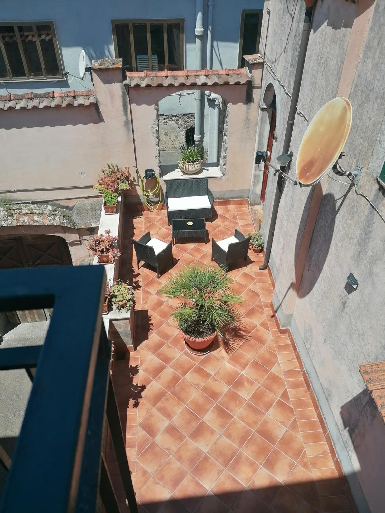 La Casa Di Astrea Bed & Breakfast Caiazzo Bagian luar foto